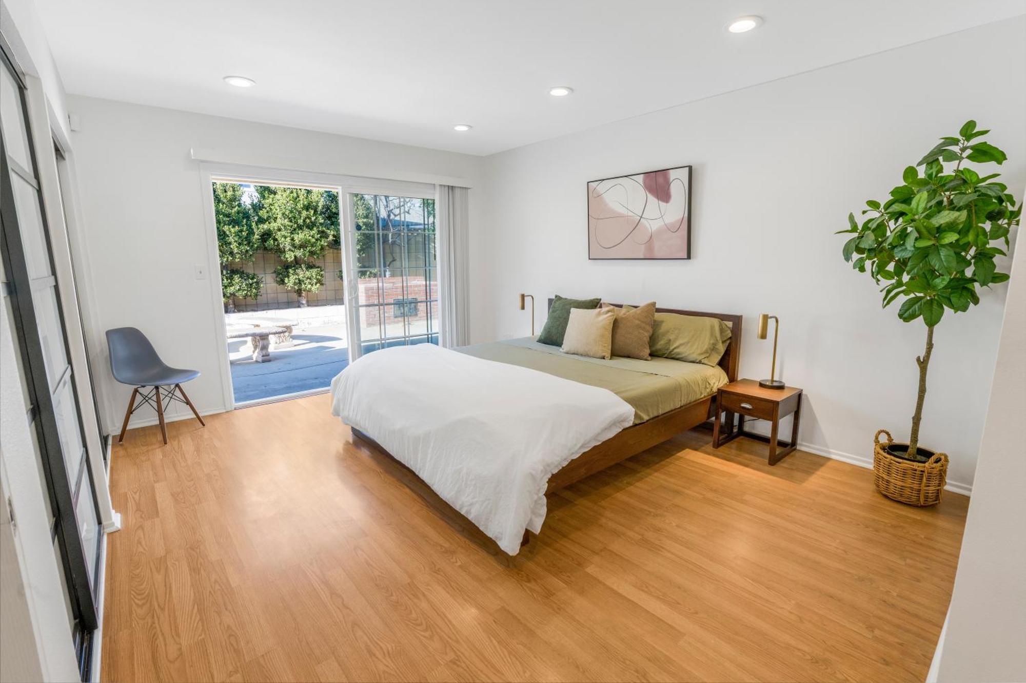Spacious House, Central, Amenities