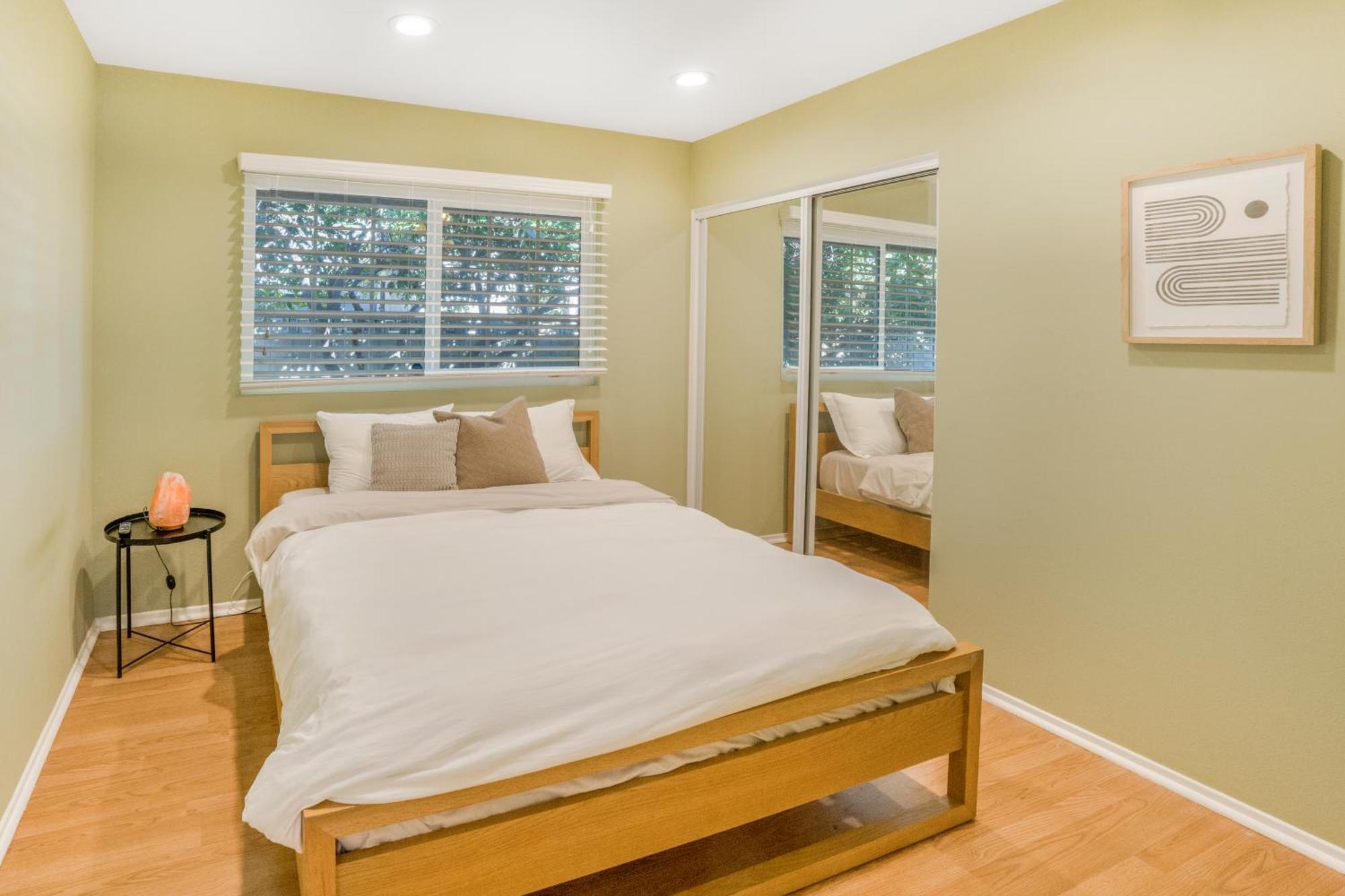 Spacious House, Central, Amenities