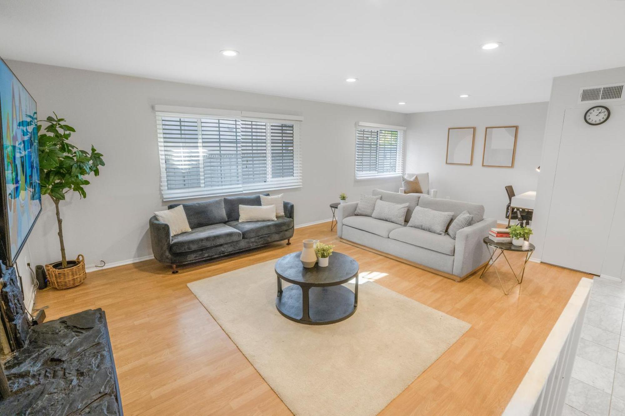 Spacious House, Central, Amenities * Los Angeles