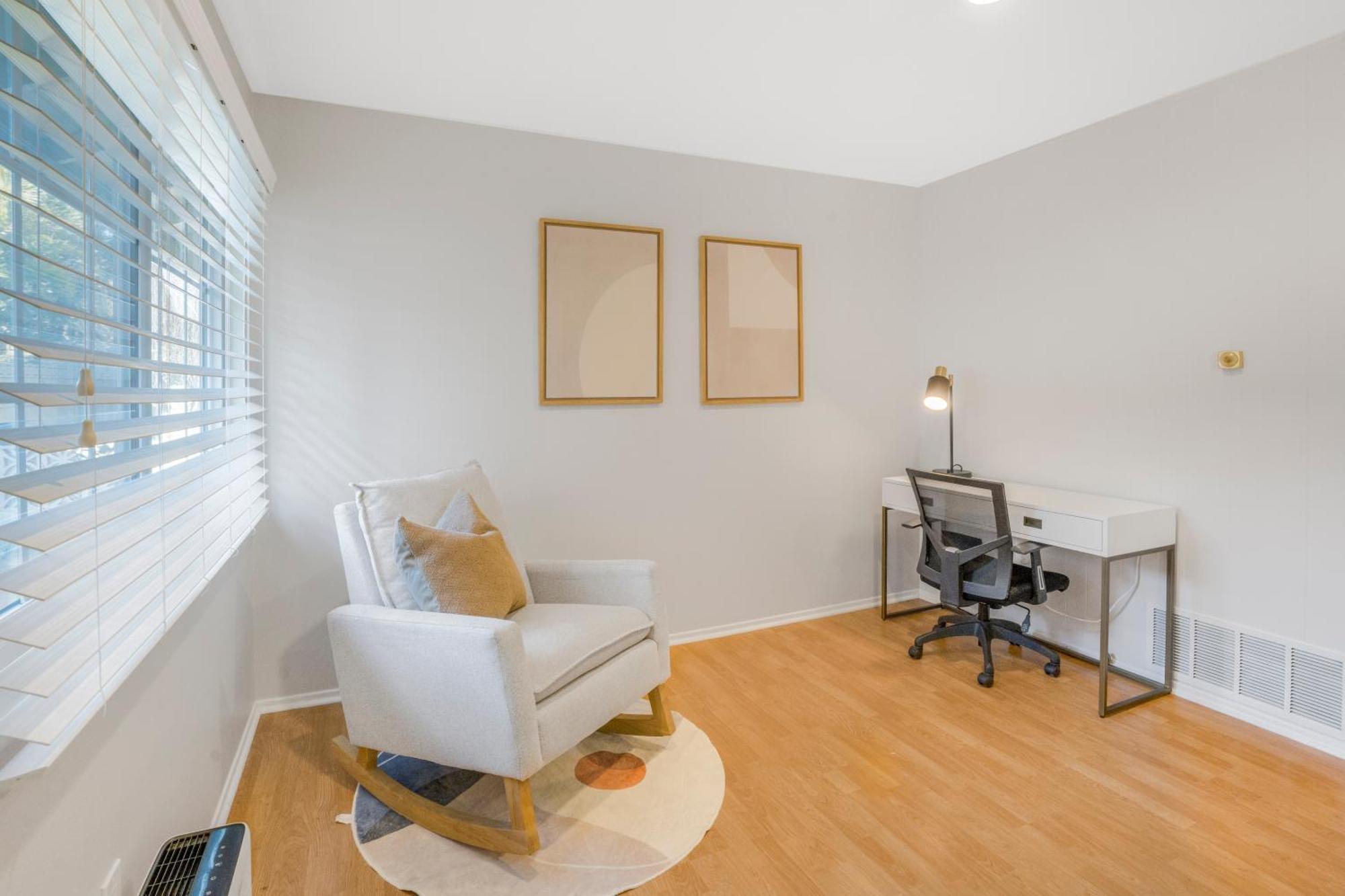 Spacious House, Central, Amenities * Los Angeles